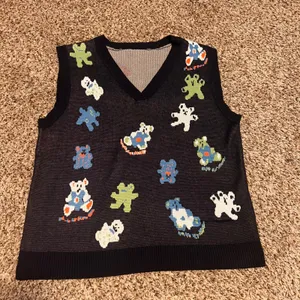 Novelty Sleeveless Knit Sweater Vest‎ Funky Characters Quirky Print L thumbnail 1