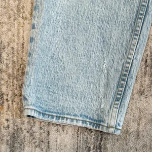 Abercrombie & Fitch Curve Love Ultra High Rise 90s Straight Jean thumbnail 8