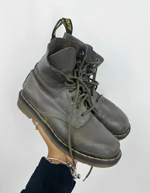 Dr Martens 1460 Gray Combat Boots Women's Size 7 Grunge thumbnail 1