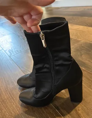 Booties thumbnail 4