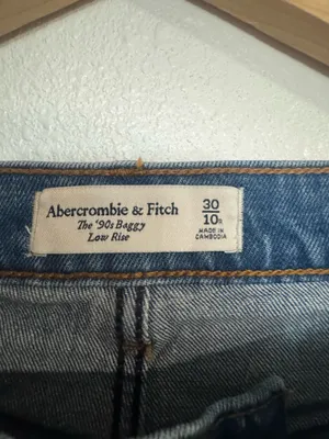 Abercrombie The Baggy Low-Rise 90s Jeans thumbnail 2