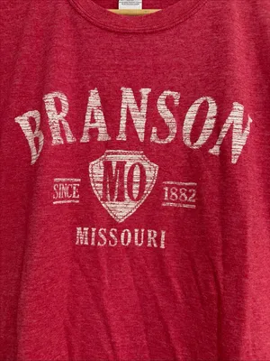 Gildan Women’s Branson Missouri Graphic Tee - Red size L thumbnail 3