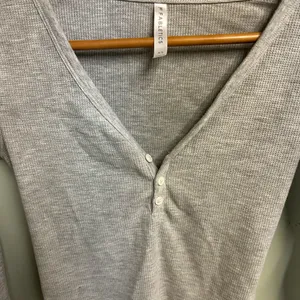 Fabletics Gray V-Neck Long Sleeve Top thumbnail 3