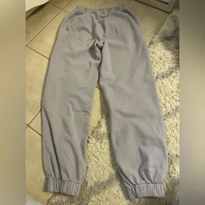 Brandy Melville John Galt Rosa Lavender Sweatpants thumbnail 3