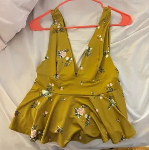 Urban Outfitters Top thumbnail 2