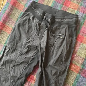Lululemon Studio Pant III Black Pinstripe Unlined Joggers Size 4 thumbnail 1