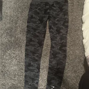 Gymshark Camo Leggings thumbnail 2
