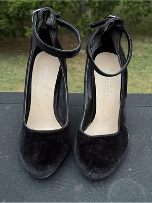 Shoedazzle Black Velvet Ulyssa Rhinestone Ankle Strap Block Heels Size 6 thumbnail 2