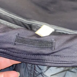 Lululemon Athletica Hot Cheeks Shorts 800 Fill Goose Down Size 8 thumbnail 11