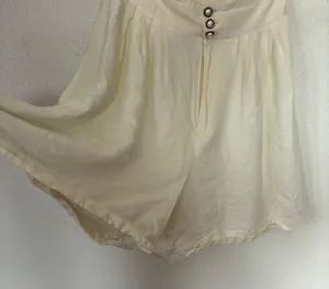 A Byer Vintage 80’s White High Waist Preppy Flowy Pearl Button Shorts thumbnail 5