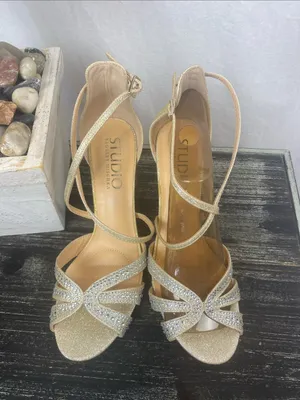 Badgley Mischka Studio Silver Sequin Strappy Heel Shoes 8.5 thumbnail 2