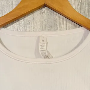 Lululemon Ebb To Street Long Sleeve Top White Ribbed Built In Bra Pilates Size 8 thumbnail 3