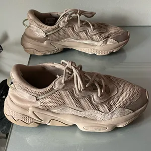 adidas Ozweego Chalky Brown Low Top Lace-Up Mesh Sneakers Rubber Sole GW9135 thumbnail 3