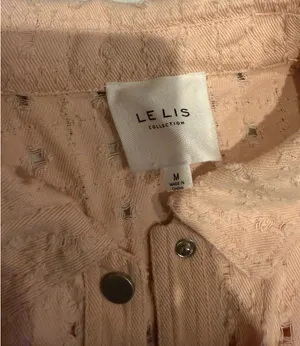 LE LIS Blush Cropped Button Down Jacket  thumbnail 3