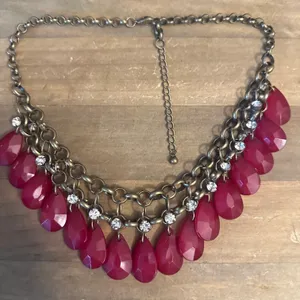Bronze tone cranberry teardrop dangle statement necklace Red thumbnail 4