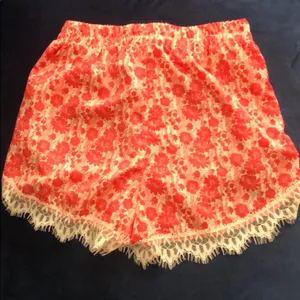 Audrey 3+1 Soft coral floral shorts thumbnail 6