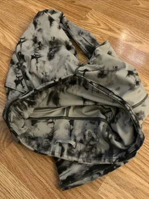 lululemon athletica Black & Gray Tie-Dye Capri Leggings Size 4 thumbnail 7