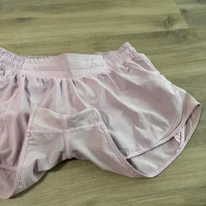 Lululemon Hotty Hot Low-Rise Lined Short 2.5" Pink Women Size 6 thumbnail 2