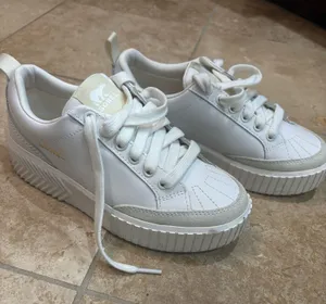 Women’s sorel white sneakers size 6.5 thumbnail 1