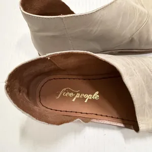 Free People Mont Blanc Shoes Womens Size 6 36 Beige Leather Slip On Sandals thumbnail 2