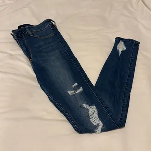 Hollister high-rise jean legging. Size 5r W27 L28 thumbnail 1