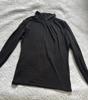Black long sleeve shirt thumbnail 1