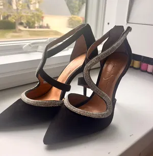 Jessica Simpson heels thumbnail 3