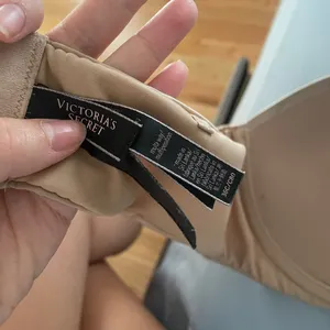 Victoria Secret Very Sexy strapless bra thumbnail 4