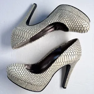 Calvin Klein Karsyn Python Embossed Leather Platform Pumps 7M thumbnail 9