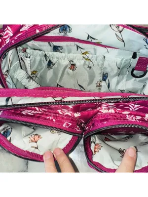 Lug Rider Flourish Berry Travel Bag Cosmetics Luggage BrokenStrap Organizer RFID thumbnail 6