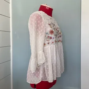 Francesca’s Bell Sleeves Floral Embroidered Dots Top Sz M thumbnail 5