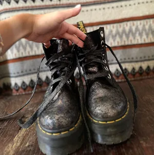 Boot thumbnail 1