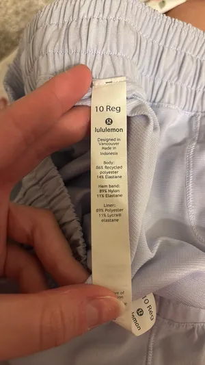 Lululemon Lavendar 2.5" Hotty Hot Shorts thumbnail 6