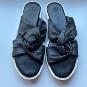 Urban Outfitters UO Black and White criss crossed‎ leather rubber sandals thumbnail 4