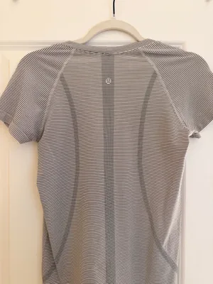 Lululemon Swiftly Tech Short Sleeve Shirt thumbnail 2