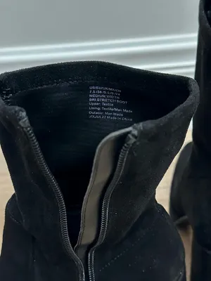 Kenneth Cole Reaction Black Suede Ankle Heeled Boots thumbnail 7