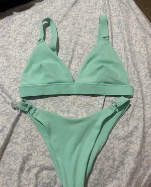 Amazon Bikini thumbnail 1