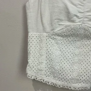 Heartloom Eyelet Ruffle Strap Top‎ Size M White Cotton Blend Boho Feminine thumbnail 3