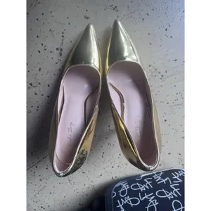 Elisabeth Hang Gold Pumps Heels Size 9.5 thumbnail 3