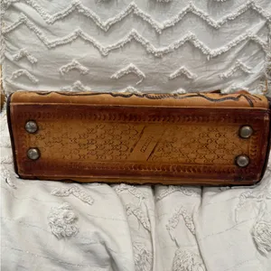 Vintage Beautiful Floral Hand Tooled Leather Bag- Made in Mexico thumbnail 2