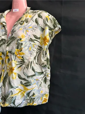 Old Navy Yellow & Green Floral Tie-Front Button Down Top LG thumbnail 3