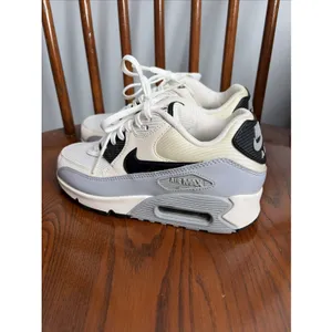 Nike Air Max 90 Essential 616730-111 Womens Sz 5 thumbnail 2