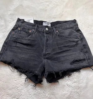 AGOLDE New Without Tags-Parker Vintage Cut Off Short - Size 27 thumbnail 1