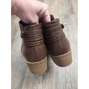 BARETRAPS Medley Ankle Booties 8.5W Brown Leather Block Heel Zip Closure thumbnail 3