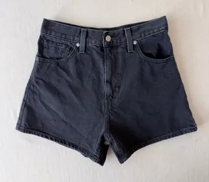 Levi's High Waisted Mom Shorts Womens 28 Black Denim Retro Summer Cut Offs thumbnail 1