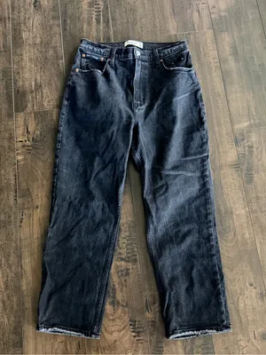 Abercrombie and Fitch Ankle Straight Ultra High Rise Curve Jeans thumbnail 1