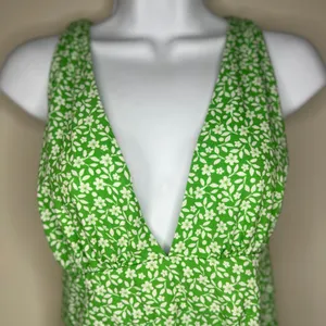ASOS Plunge Maxi Dress in a Green Based Ditsy Floral Print - Size 10 thumbnail 5
