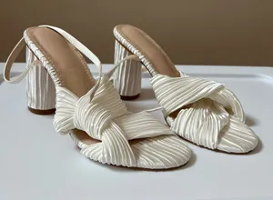 Women's Ivory Knot Front Block Heel Sandals White Size 7.5 thumbnail 1