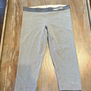 Nike Pro Women’s‎ Gray Cropped Legging Size XL thumbnail 2