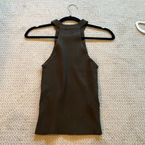 NWT size XS Mango high neck sweater tank. Hunter green thumbnail 4